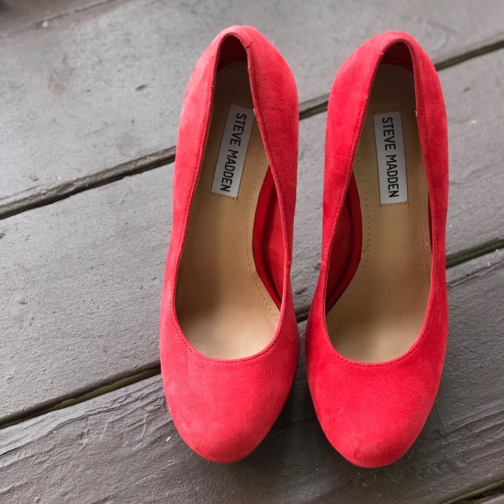 Red Steve Madden pumps